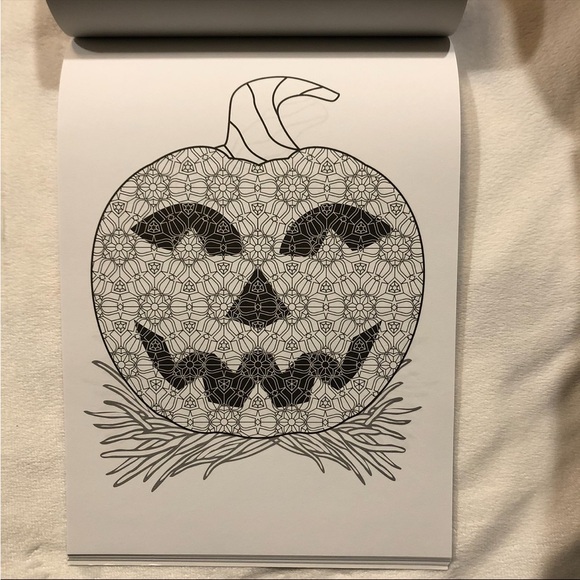 Set of 2 ~ Mandalas ~ Colouring Books ~ New! - Picture 4 of 10